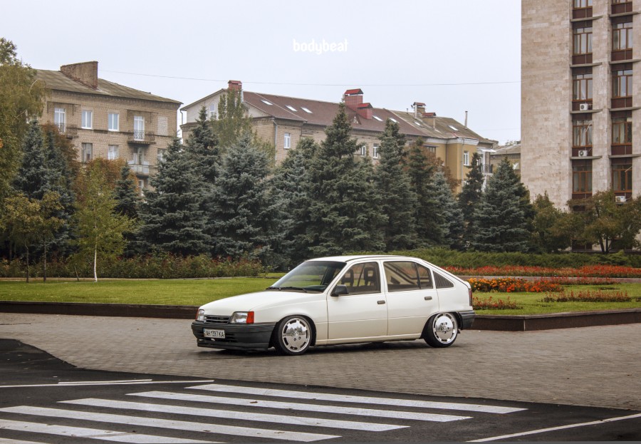 Обои на рабочий стол — Opel Kadett 1985 года (Bodybeat.ru)