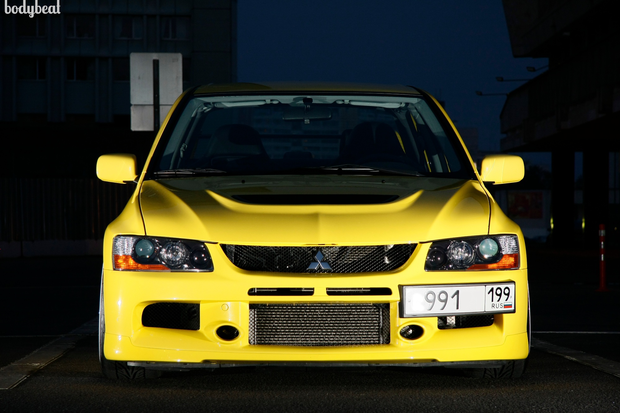 9 желтых. Mitsubishi Lancer Evolution 9. Мицубиси Лансер 9 Эволюшн жёлтый. EVO 9 Mitsubishi желтая. Лансер Эволюшн 9 желтый.